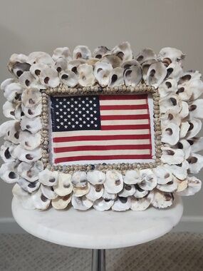 MudPie 4x6 Oyster Shell Frame with American Flag Pattern - White, Red, Blue